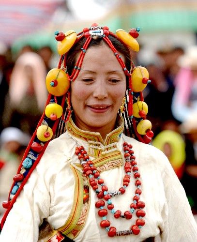 藏族服饰，藏民族服饰图片
