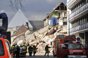 德国科隆城市历史档案馆倒塌9人失踪