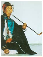 达斡尔族老年妇女服饰