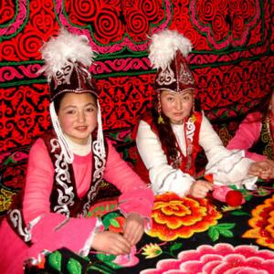 柯尔克孜族服饰文化
