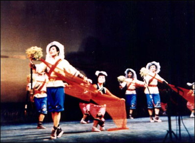 赫哲族舞蹈--叉草球