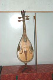 维吾尔民族乐器---胡西它尔