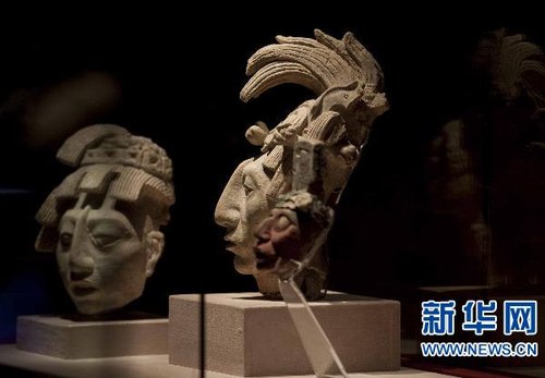 墨西哥城首次展出玛雅墓穴神秘首领面具(图)