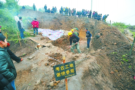 重庆大渡口工地施工 挖出明代早期精美古墓