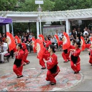 湖北民俗歌舞入社区 “渔鼓”文化融新意